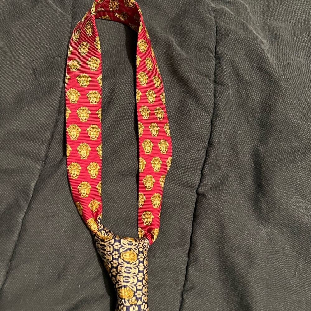 Versace tie - Picture 7 of 9